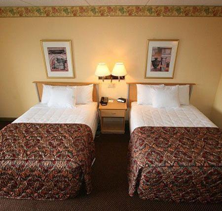 Knights Inn Six Flags Lodge West Phòng bức ảnh