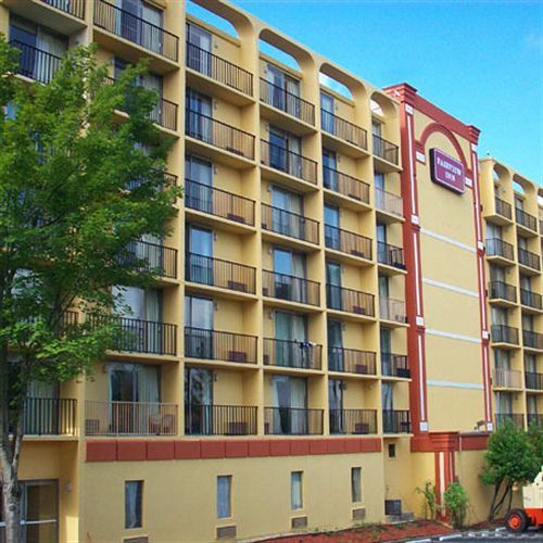 Knights Inn Six Flags Lodge West Ngoại thất bức ảnh