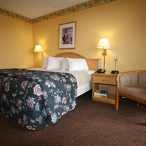 Knights Inn Six Flags Lodge West Phòng bức ảnh